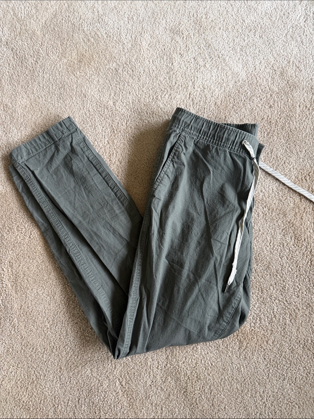 Vuori Ripstop Pant in Olive - Picture 2 of 5